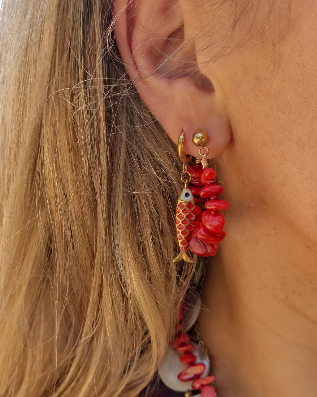BLOSS sieraden op model