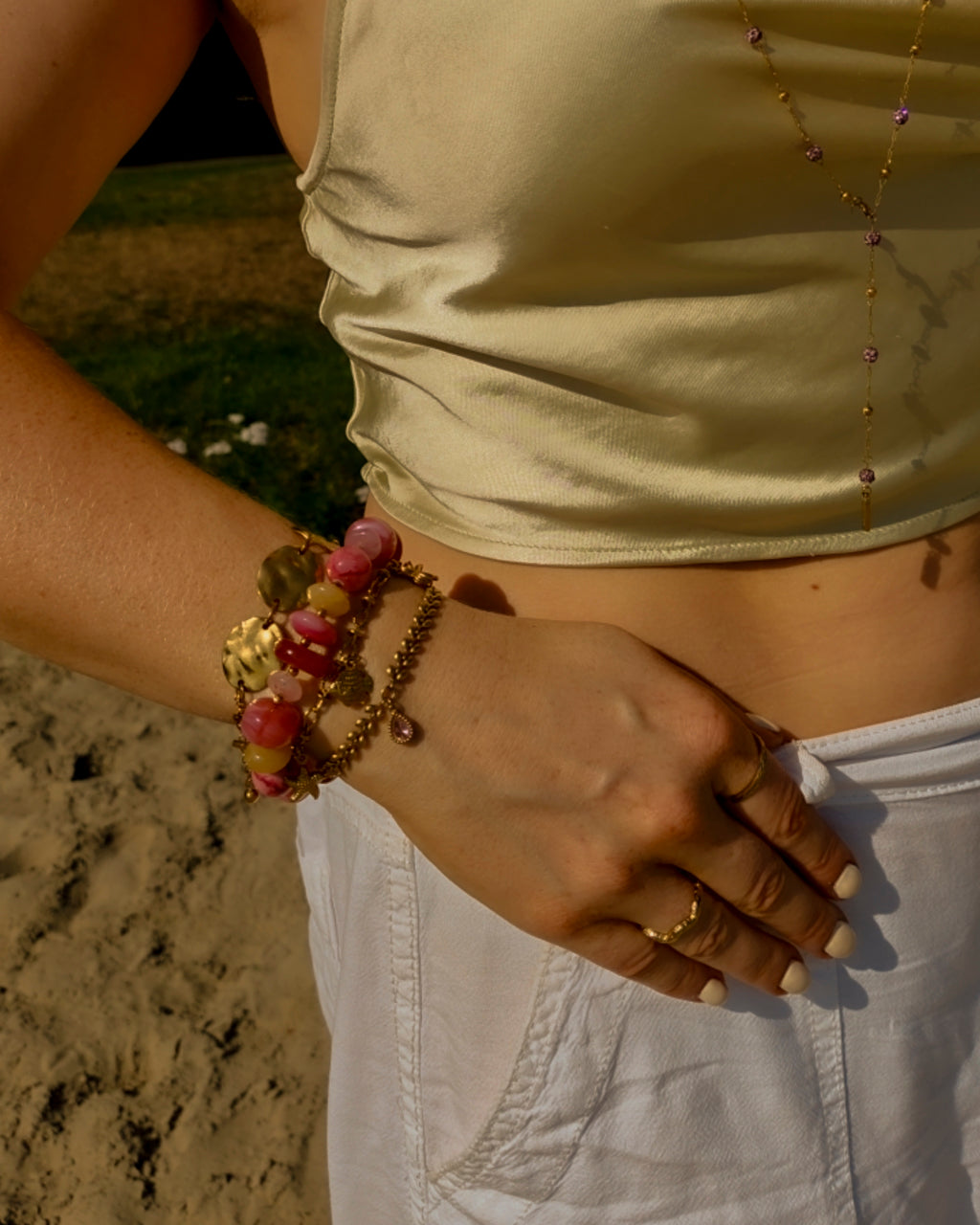 Armband Sunset Heat Pink Zirconia op model