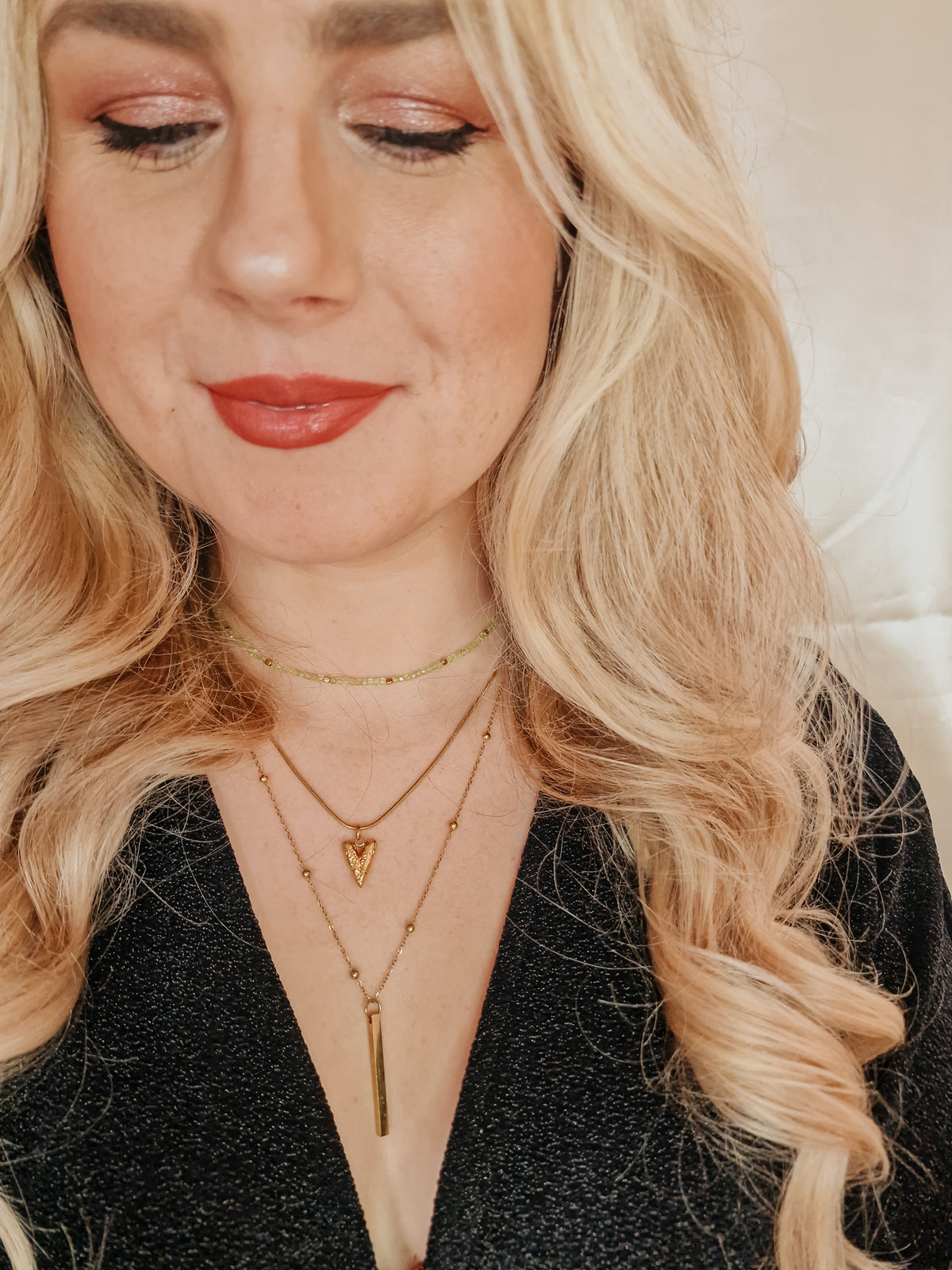 Ketting Matcha Green Faceted Mini op model
