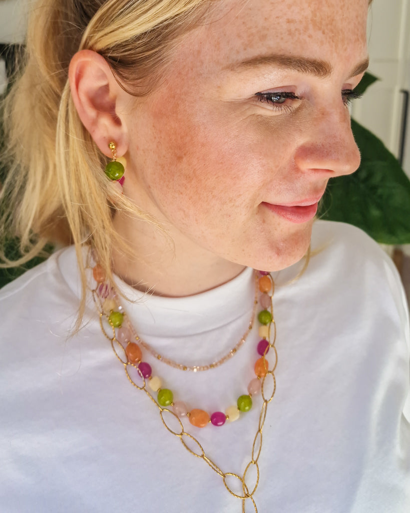 Ketting Summer Vibes op model