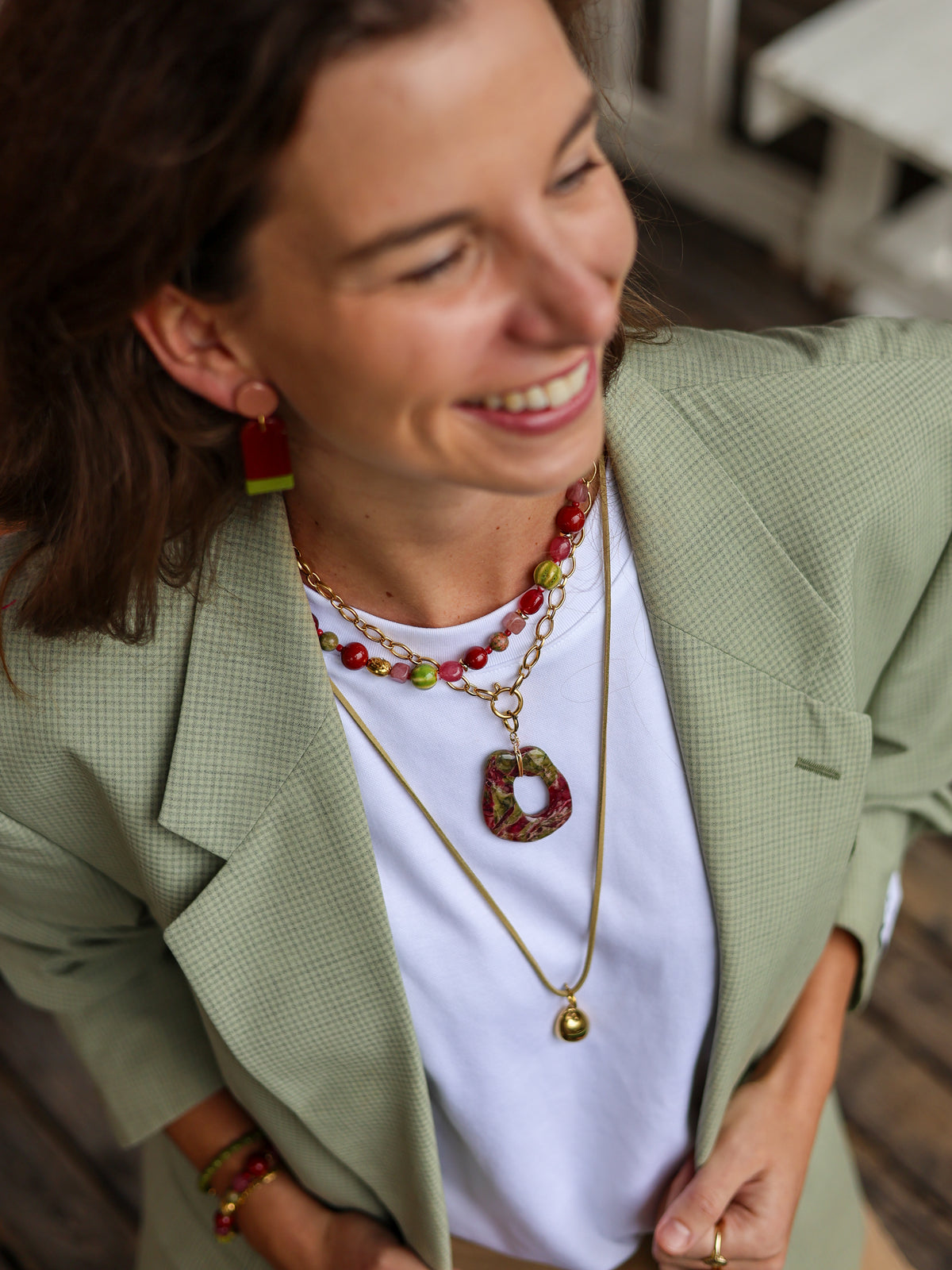 Ketting Ruby Moss op model