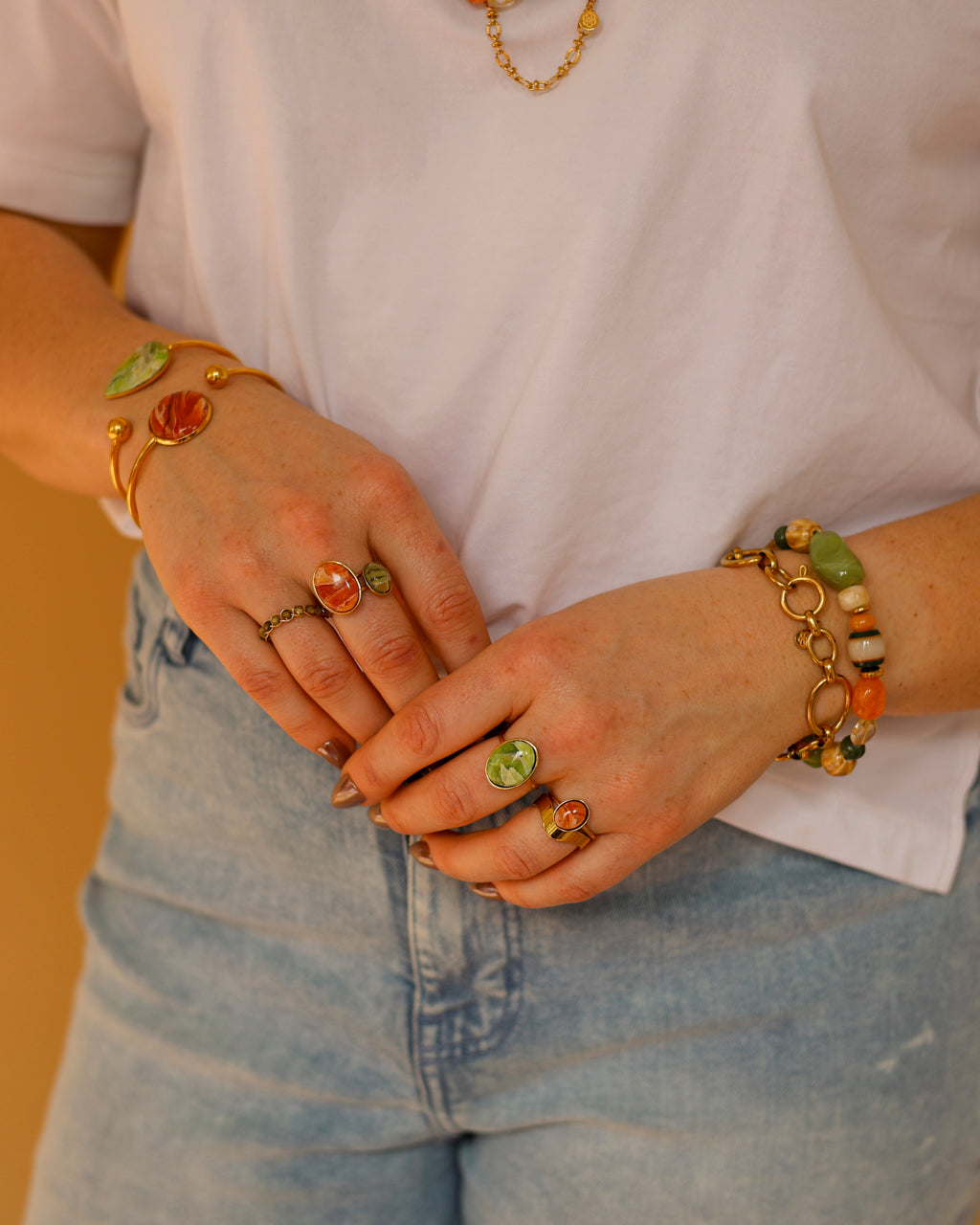 Armband Green Orange op model
