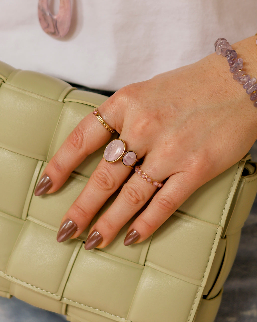 Ring Purple Marble Oval Mini op model